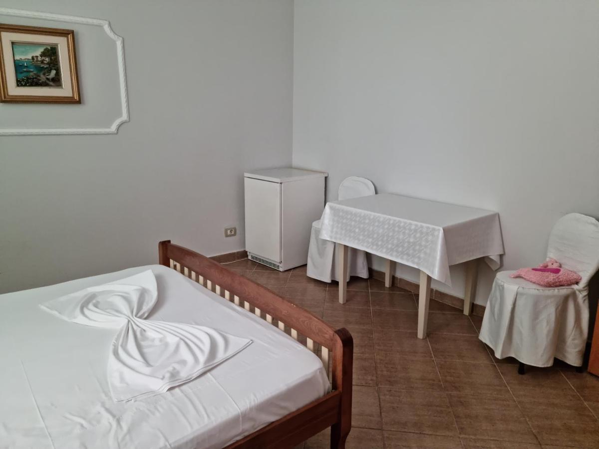 Guesthouse Novi ドゥラス エクステリア 写真