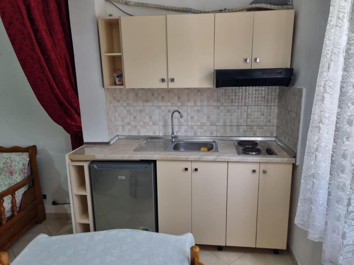 Guesthouse Novi ドゥラス エクステリア 写真