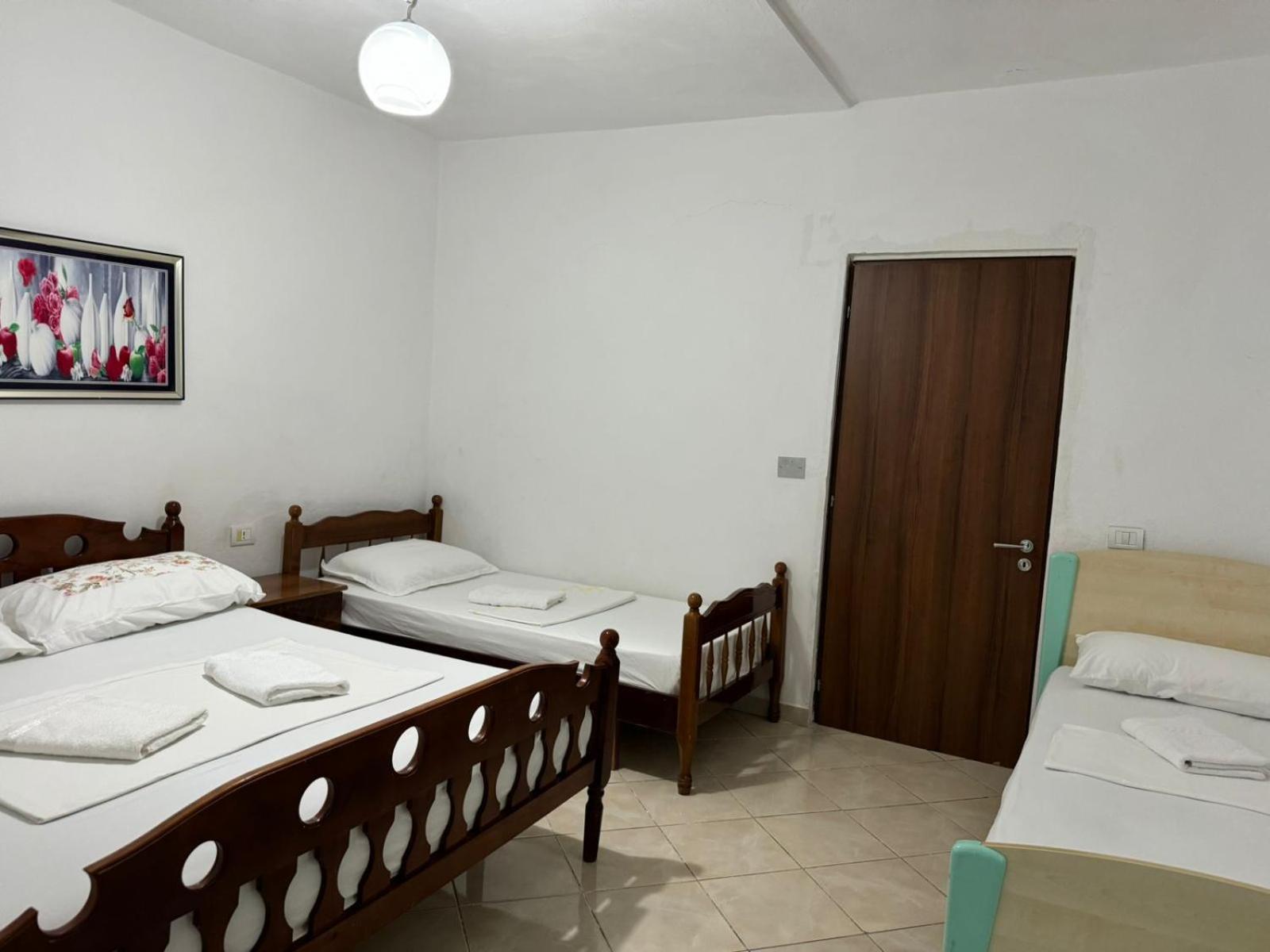 Guesthouse Novi ドゥラス エクステリア 写真